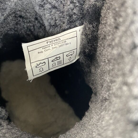 UGG Adria Short Ankle Boots Black Suede Women Size 6 Pre-Owned - Picture 15 of 15